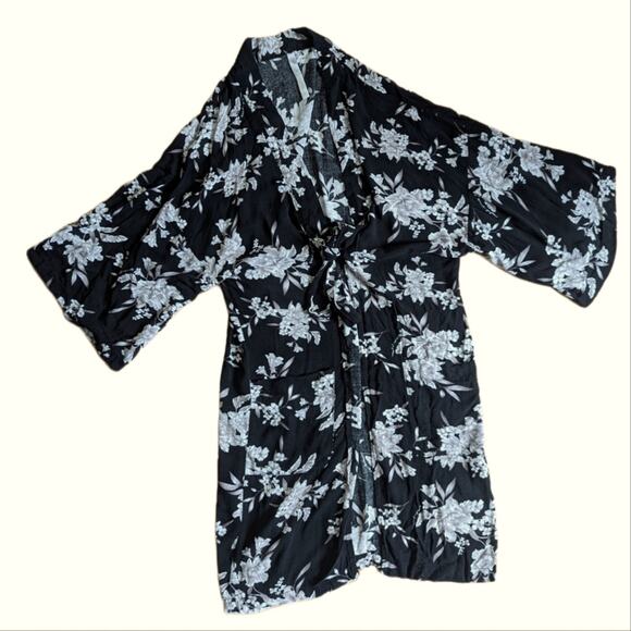 Spiritual Gangster Maya Kimono Black Gray Floral Print Tie Waist Boho Robe - Picture 1 of 4